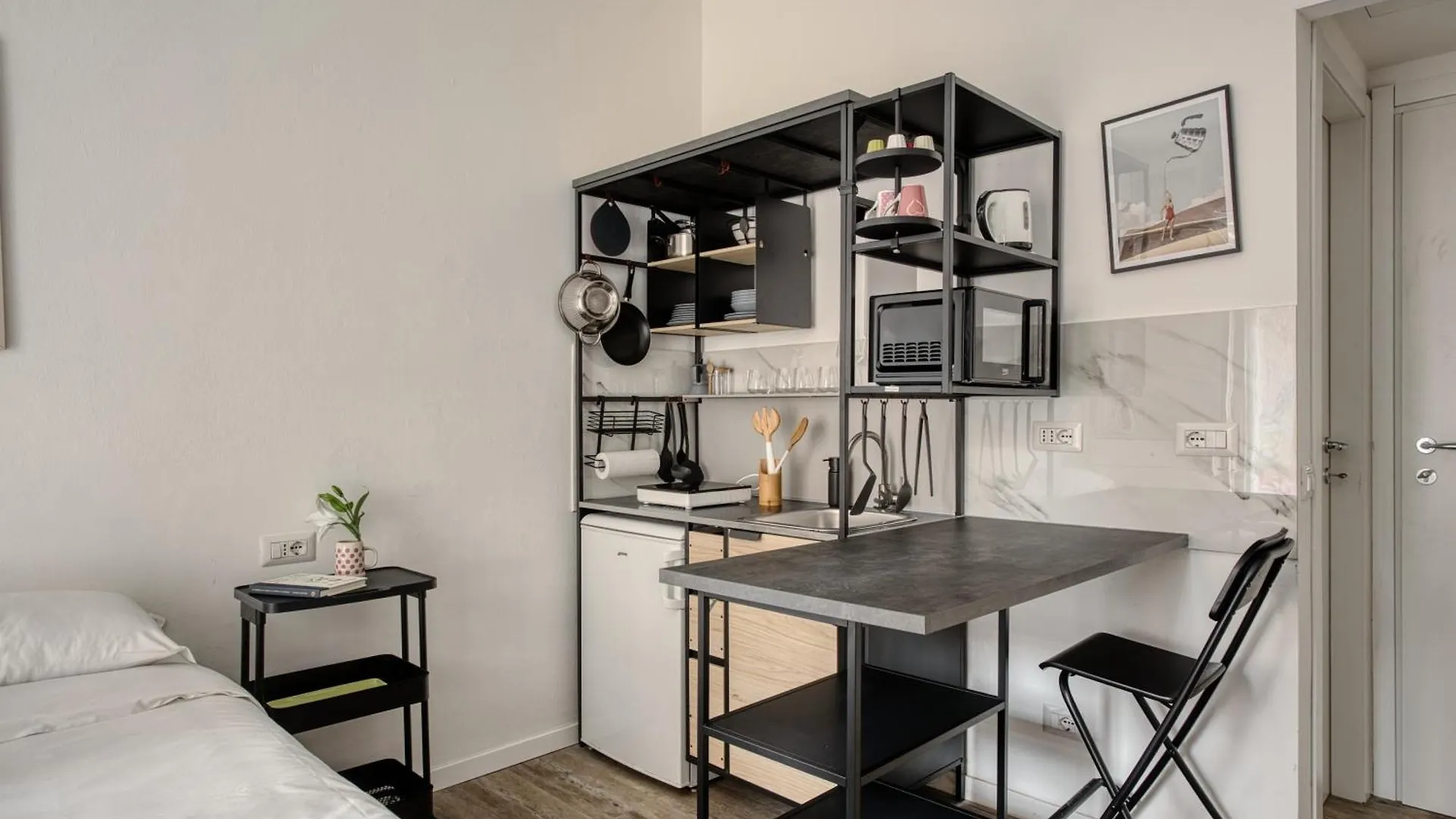 מילאנו Joivy Stylish Double Studios Near Metro Station 0*,  איטליה