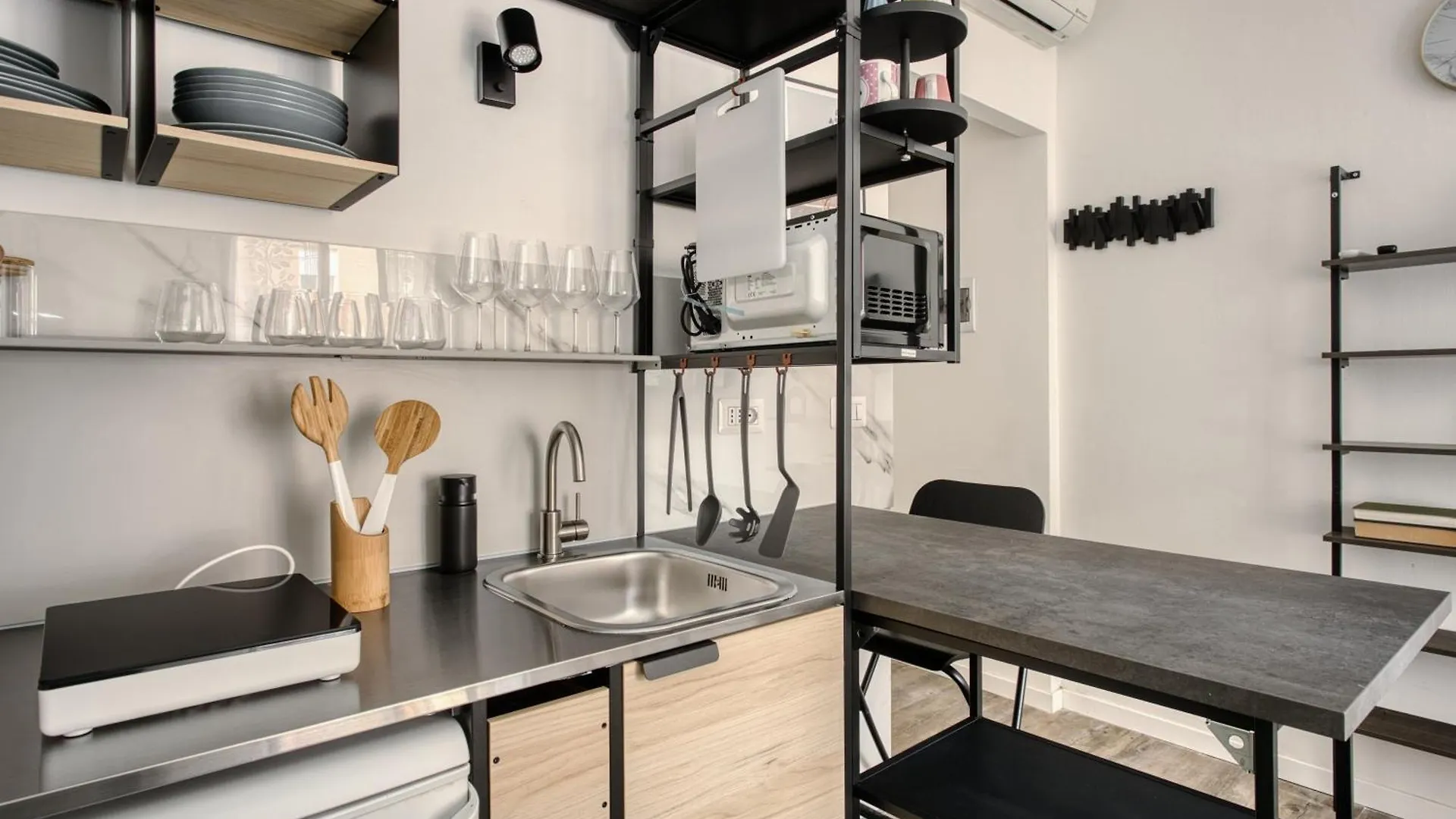 מילאנו Joivy Stylish Double Studios Near Metro Station 0*,