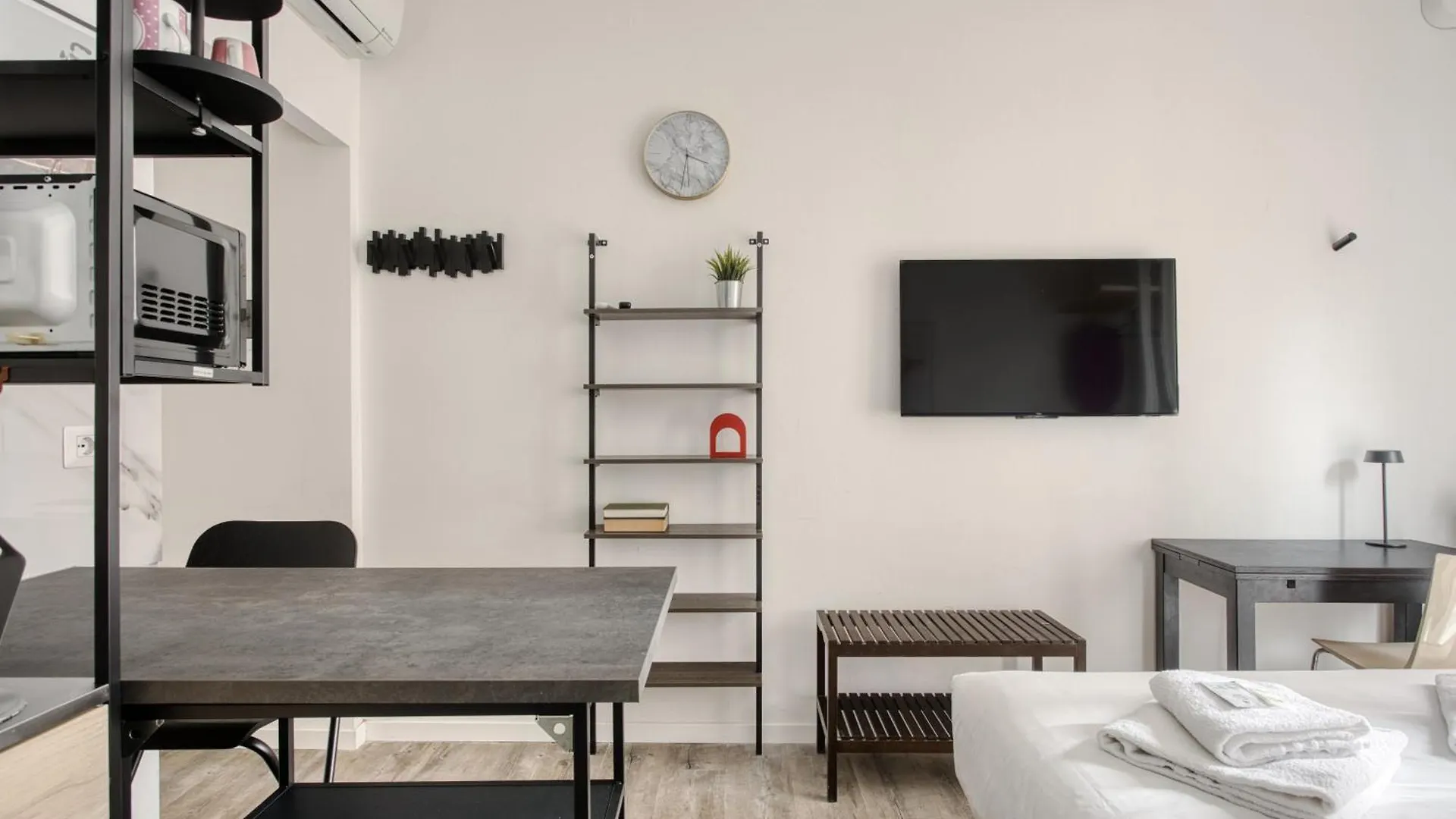 Joivy Stylish Double Studios Near Metro Station Milano
