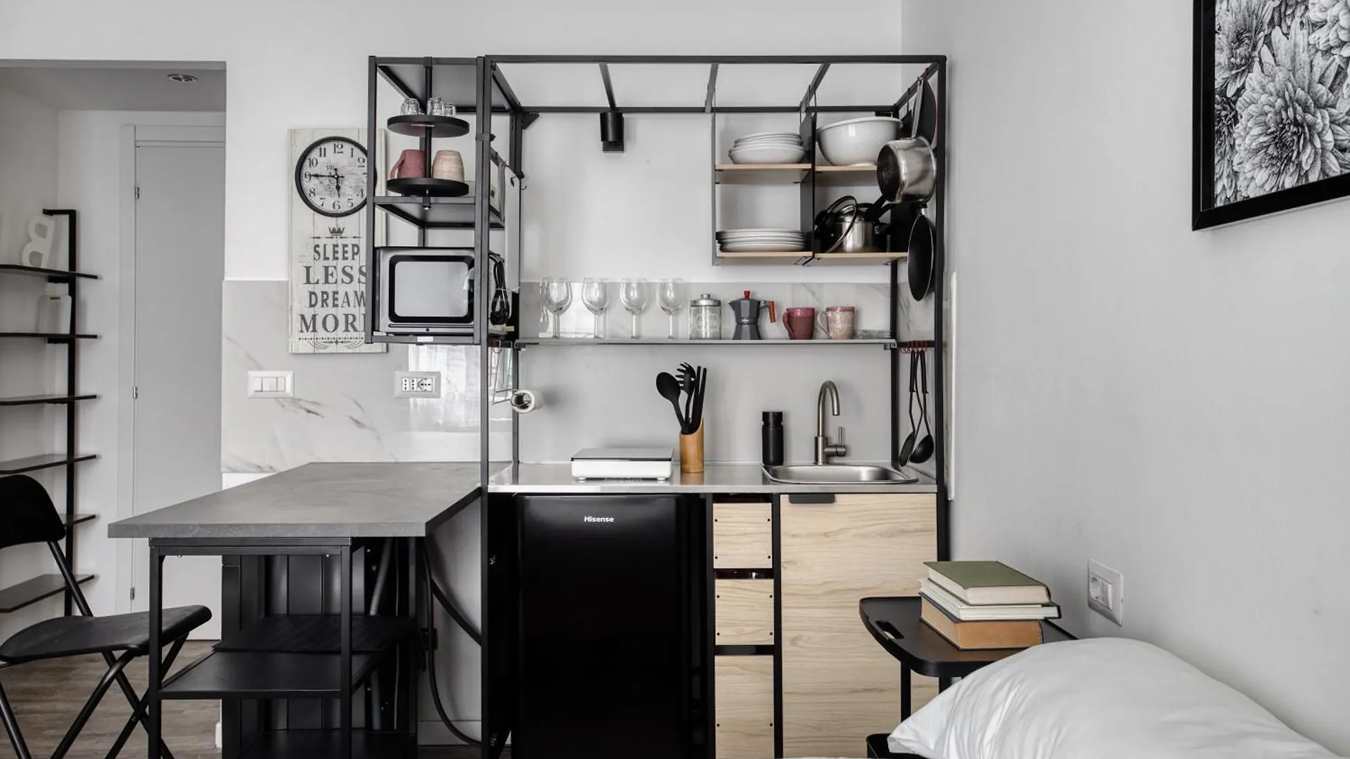 Joivy Stylish Double Studios Near Metro Station Milano Lägenhet